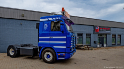 20251019-Tom-Holding-00092